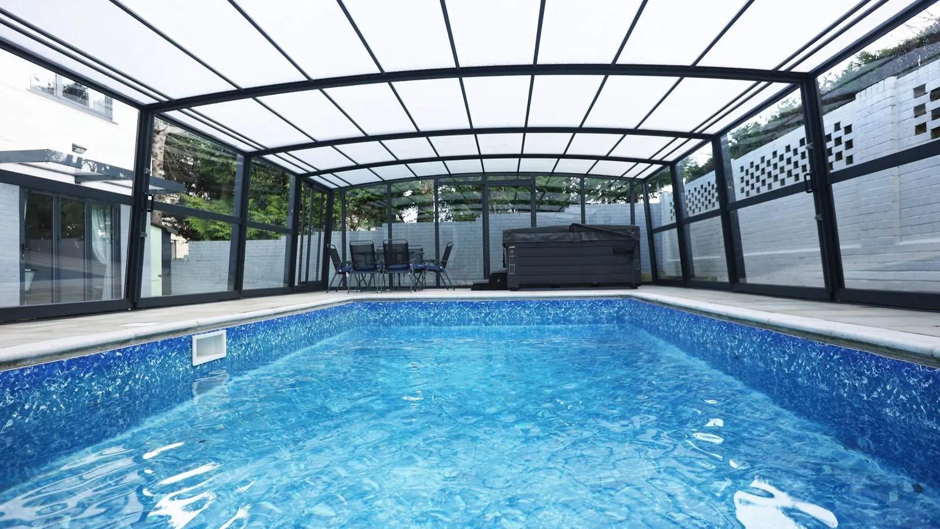 Llwyn Pia By N And N Stays Ltd, With Private Pool, Sauna And Hot Tub, Perfect For Relocation, Workers Or Your Ideal Getaway Cardiff Reino Unido
