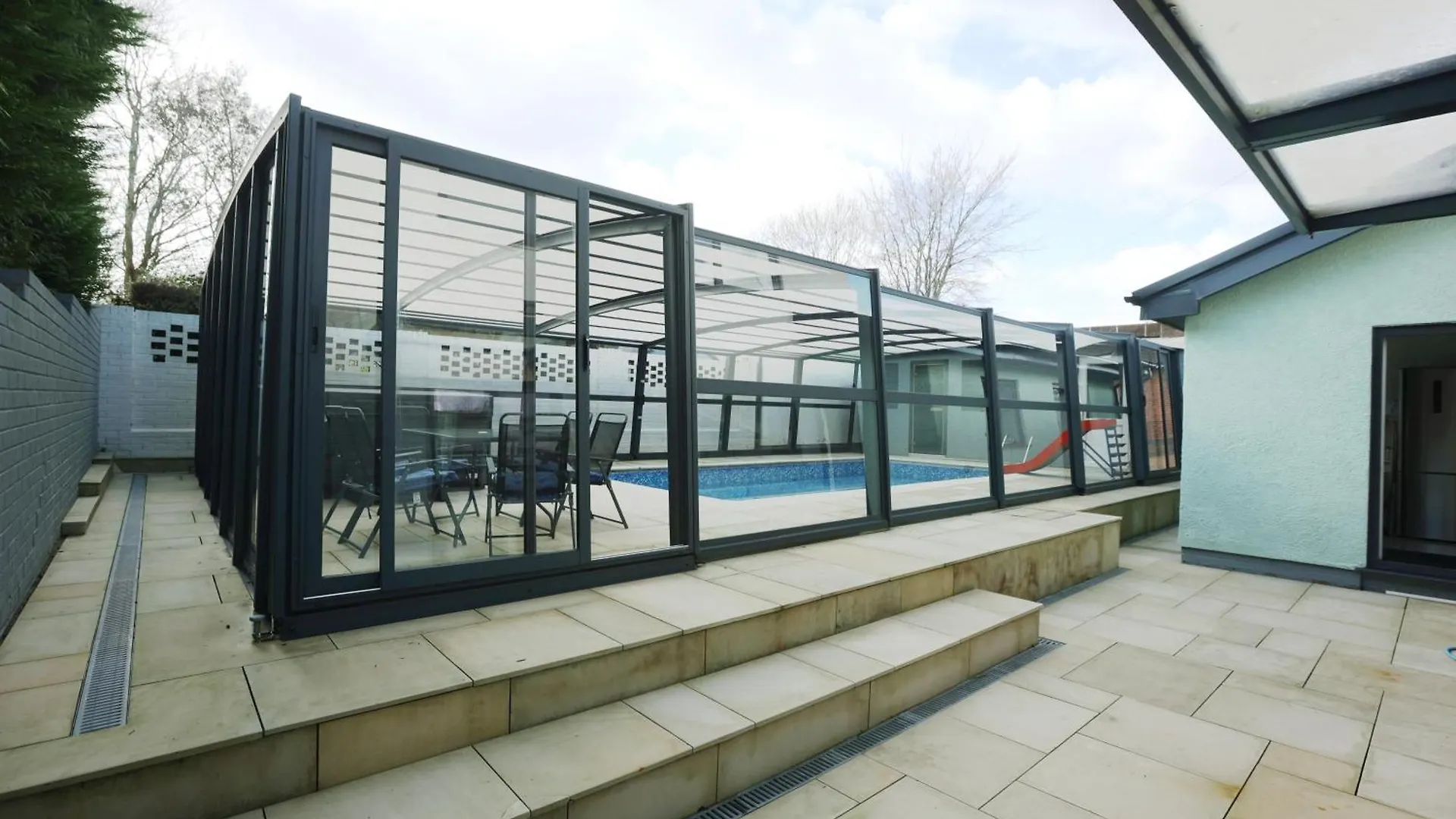 아파트 Llwyn Pia By N And N Stays Ltd, With Private Pool, Sauna And Hot Tub, Perfect For Relocation, Workers Or Your Ideal Getaway 카디프